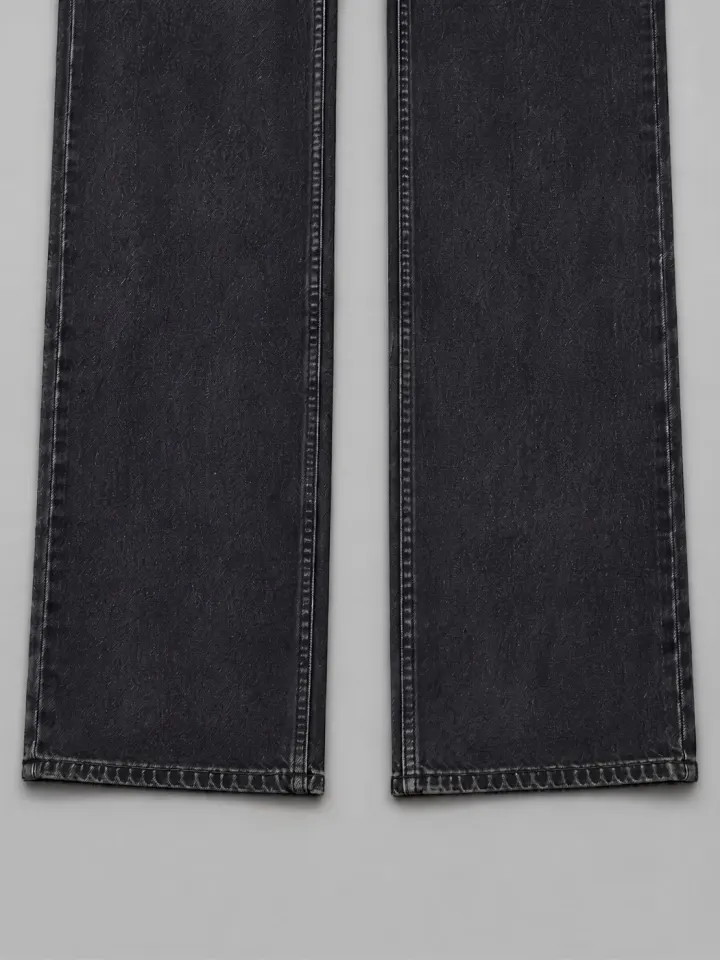 Bemount Bemount 90s Charcoal Core Baggy Jeans in Charcoal Black, hem view