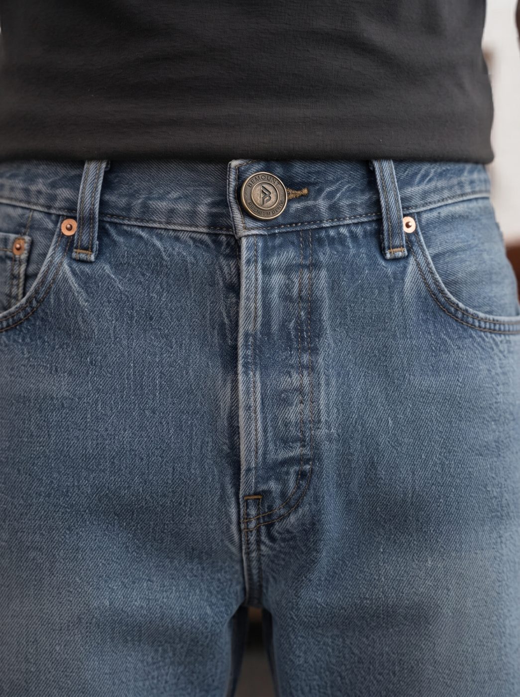 Bemount Bemount 90s Core Baggy Jeans in Mid Blue, waist view