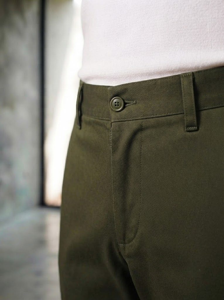 Pleated Deep Olive Chino, waist view