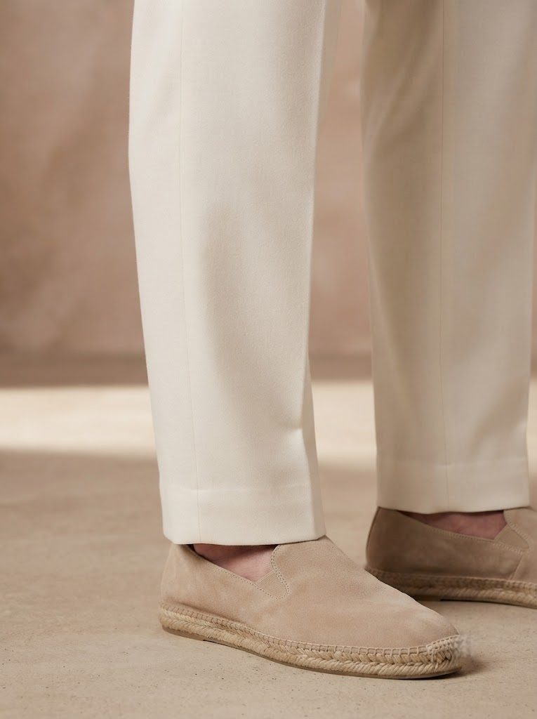 Amalfi Ecru Gurkha Trouser, hem view