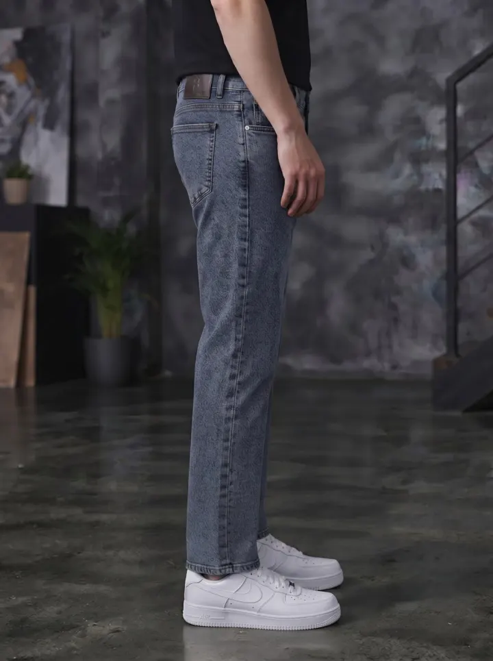 Bemount Bemount Acid Drift Straight Jeans in Acid Wash Blue, side view