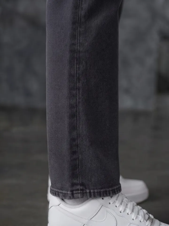 Bemount Bemount Essential Washed Black Straight Jeans in Washed Black, hem view